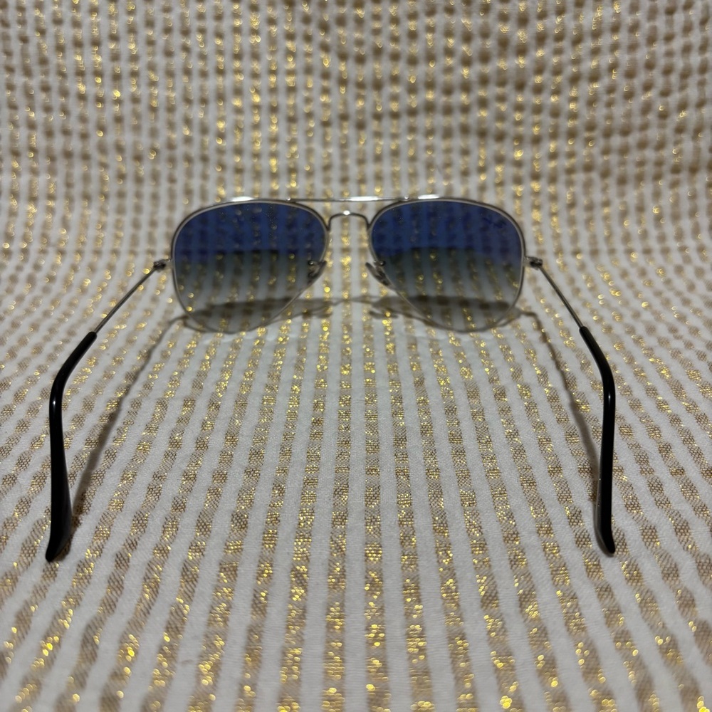 Ray-Ban Aviator Sunglasses Silver Frame with Blue Gradient Lenses - Picture 4 of 5